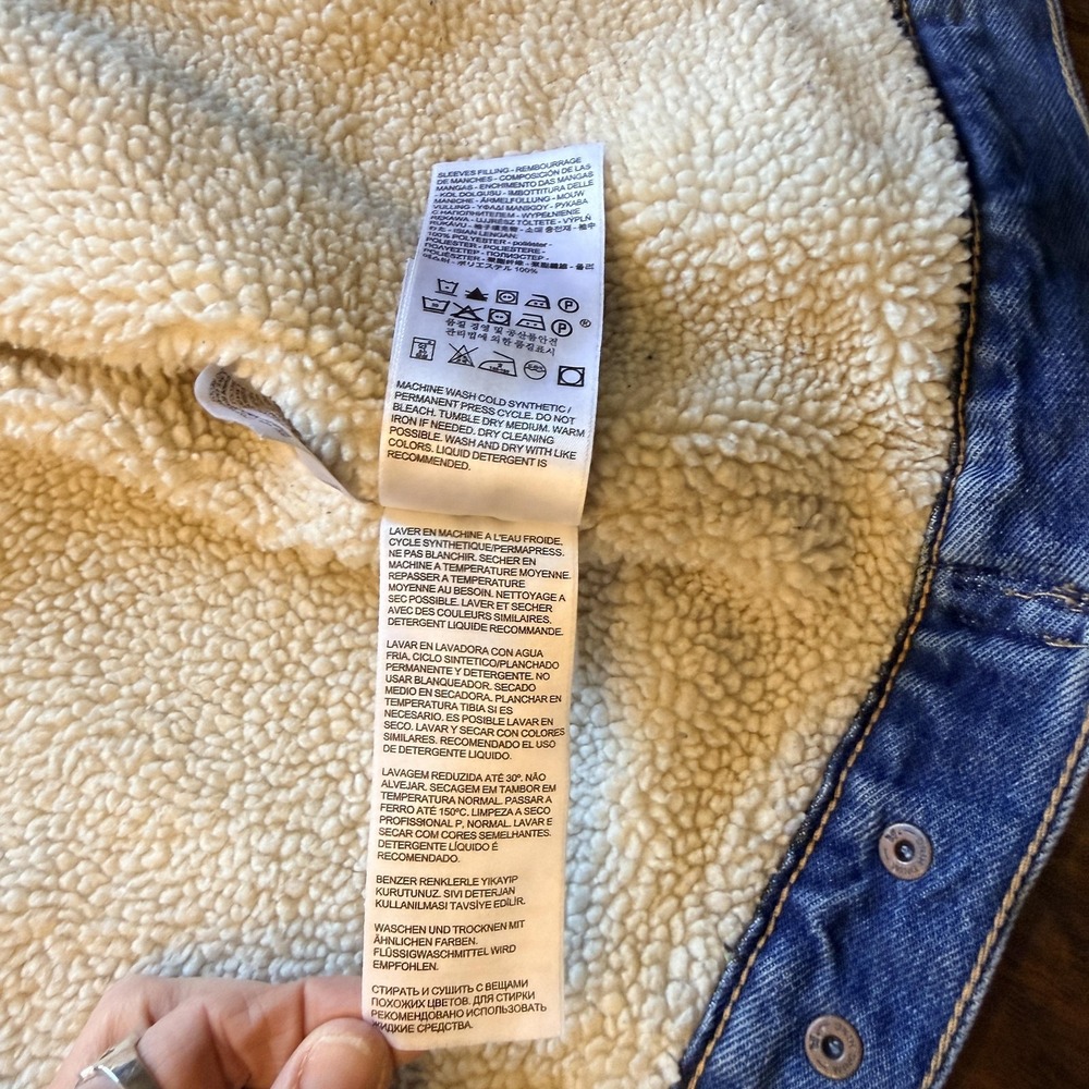 Levis Jacket Womens M Blue Jean SHERPA COLLAR Denim Trucker Button Front Warm - Picture 14 of 16